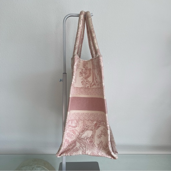 DIOR Ecru and Pink Toile de Jouy Medium Book Tote Bag / DIOR Book Tote Bag - Picture 8 of 15